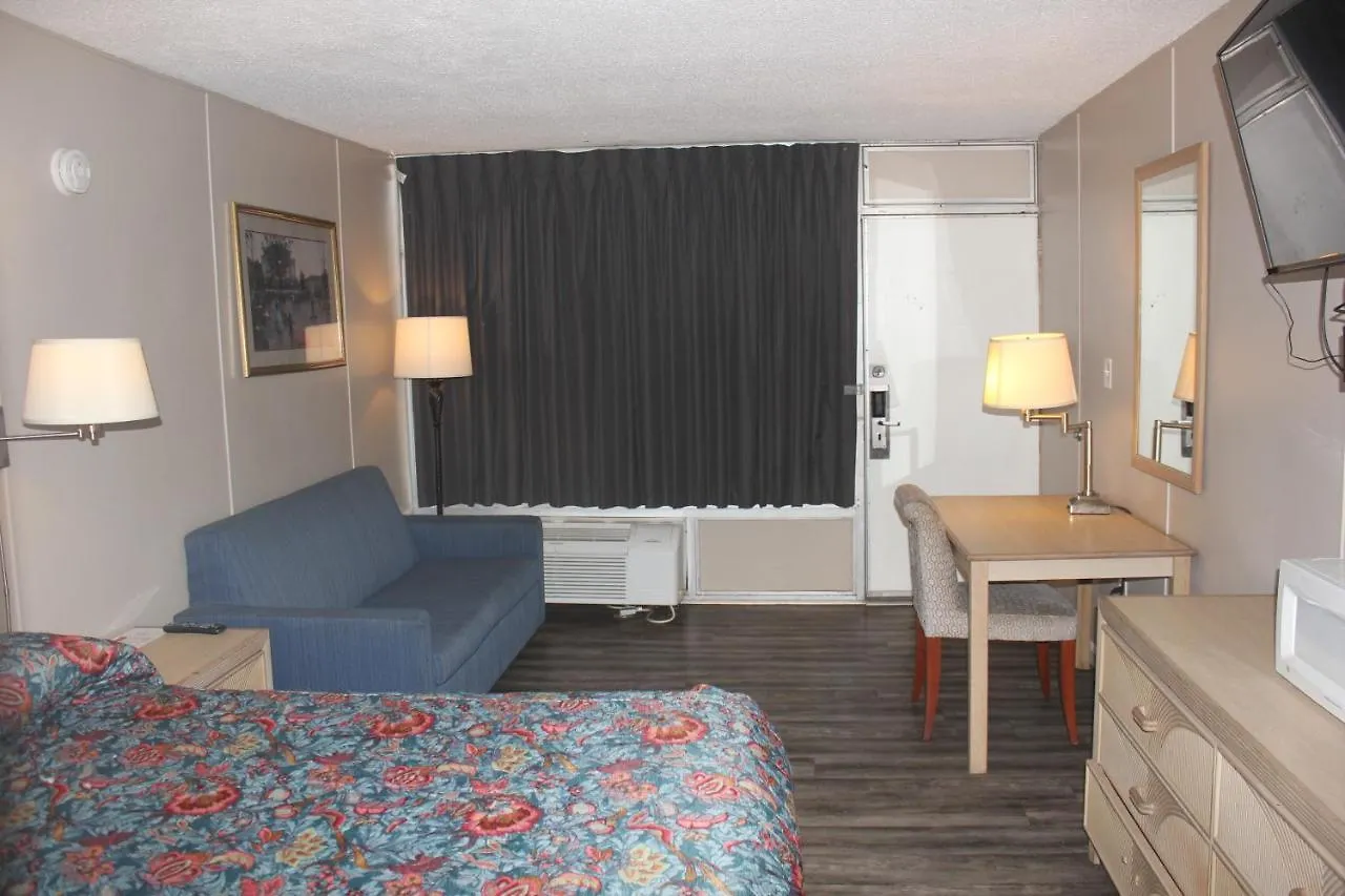 Red Carpet Inn - Louisville Hotel