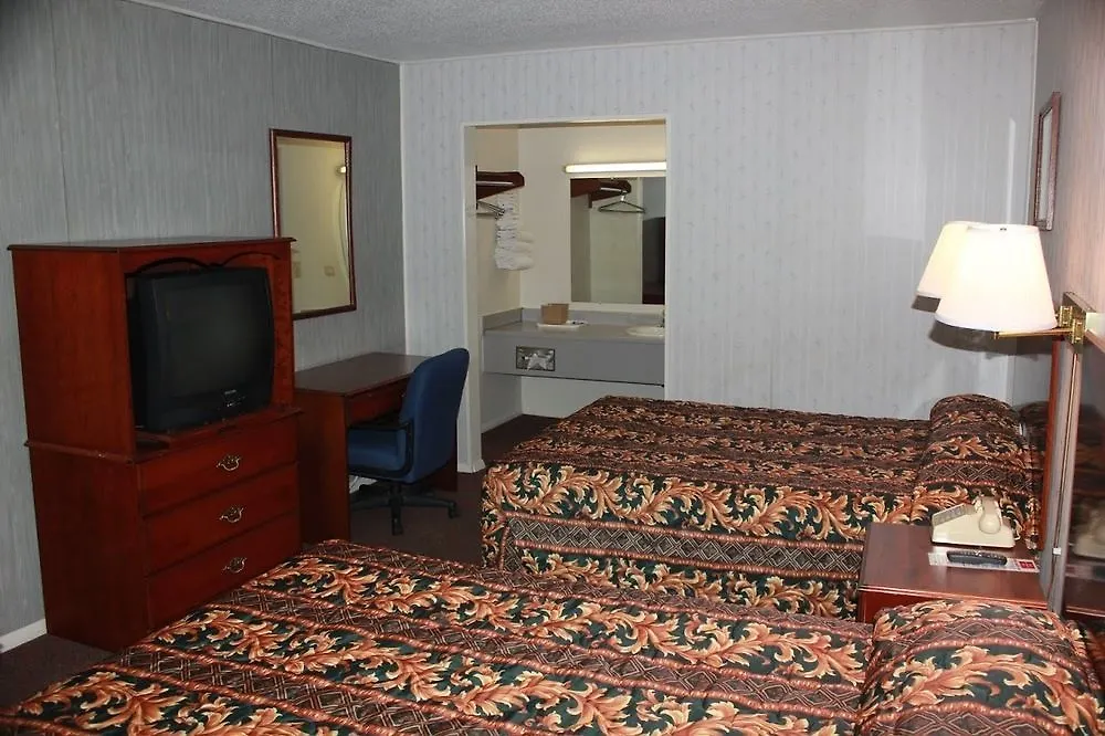 Red Carpet Inn - Louisville 2*,