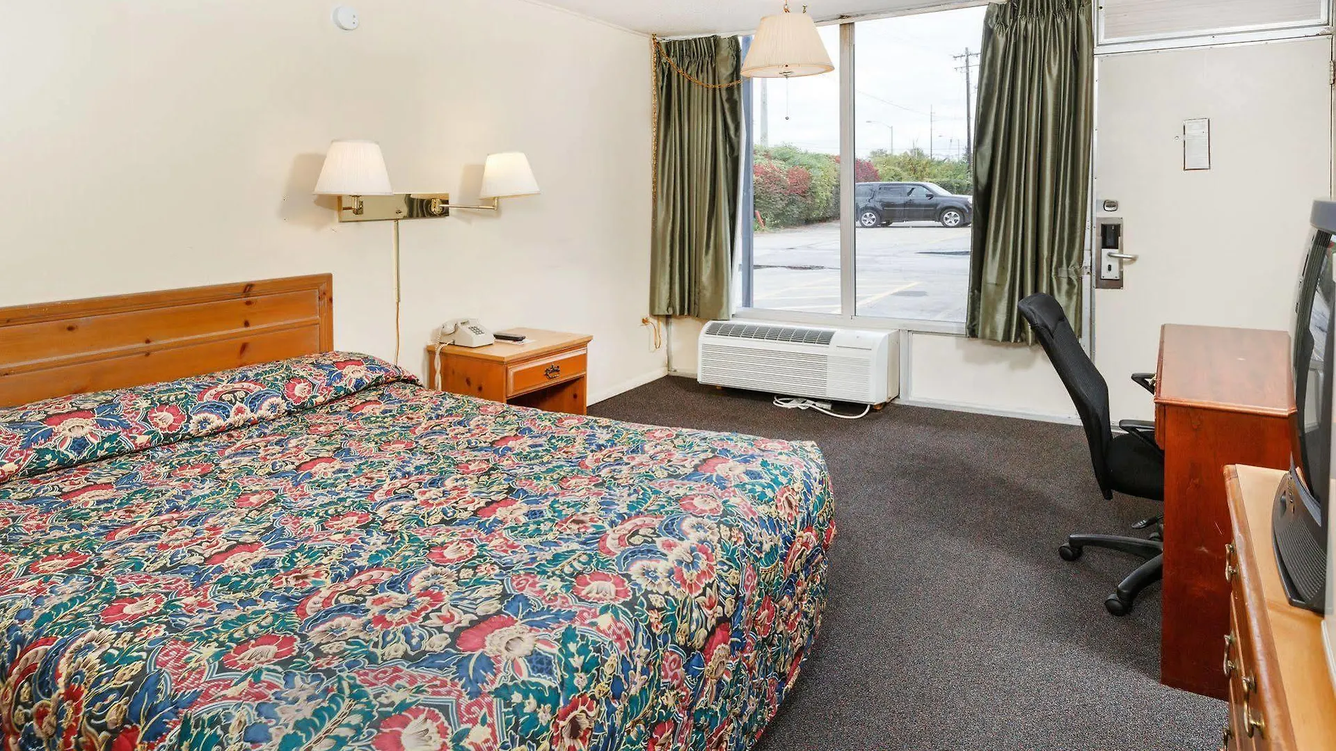 Hotel Red Carpet Inn - Louisville